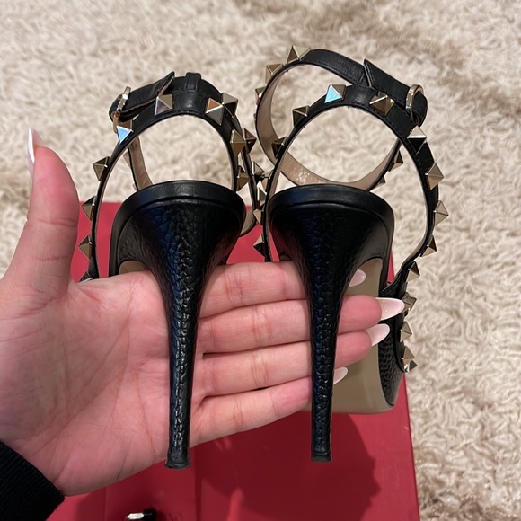 SOLD Valentino Rockstuds - Black grained leather with gold - Picture 3 of 7